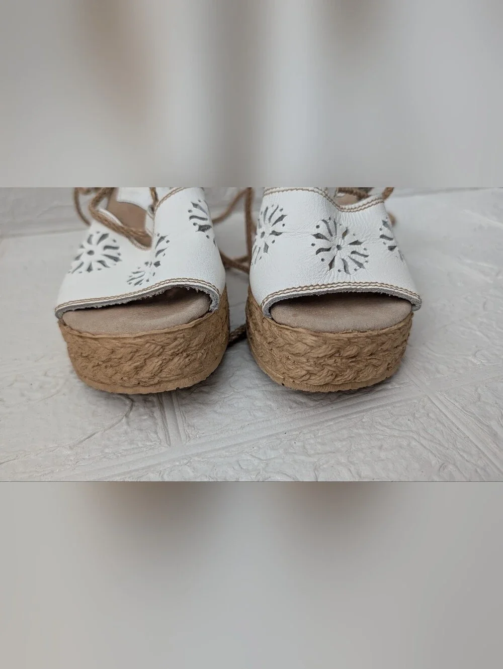 Sbicca White Laser-Cut Espadrille Rope-Wrap Wedges Woman's Sz 5M